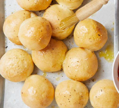 Dough balls with garlic butter