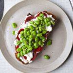 Feta toast with minty beans