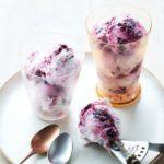 Frozen blackberry yogurt