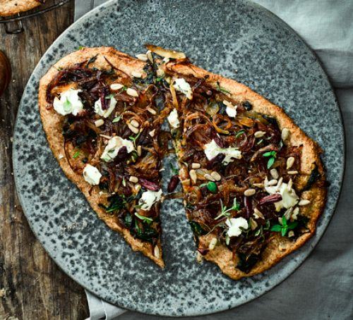 Caramelised onion & goat's cheese pizza