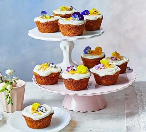 Little carrot cakes with orange & honey syrup
