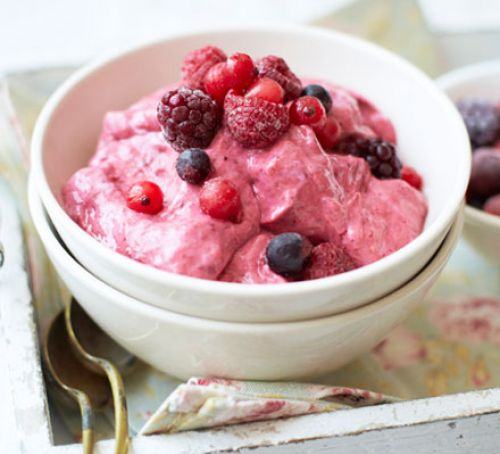 Instant frozen berry yogurt