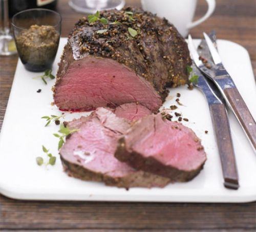 Spiced roast beef with red wine gravy
