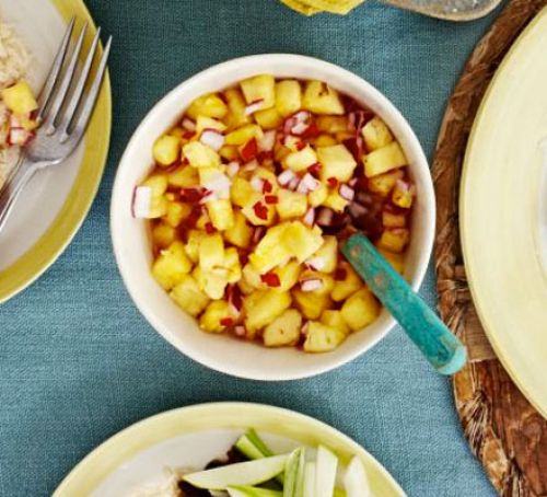 Sweet pineapple & chilli chutney