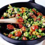 Broad beans with tomatoes & anchovies