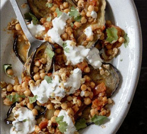 Grilled aubergines with spicy chickpeas & walnut sauce