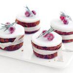 Little frosty Christmas cakes