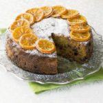 Fruit-filled clementine cake