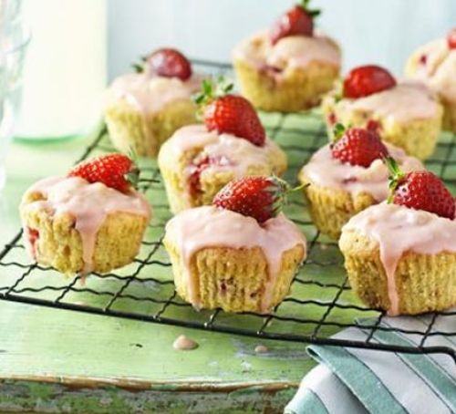 Strawberry & polenta cupcakes
