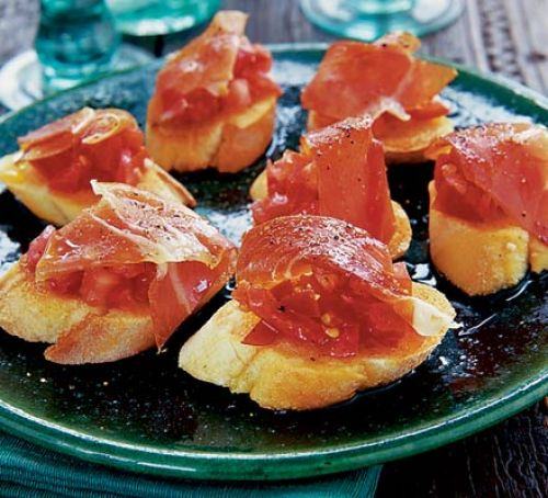 Spanish tomato bread with jamon Serrano