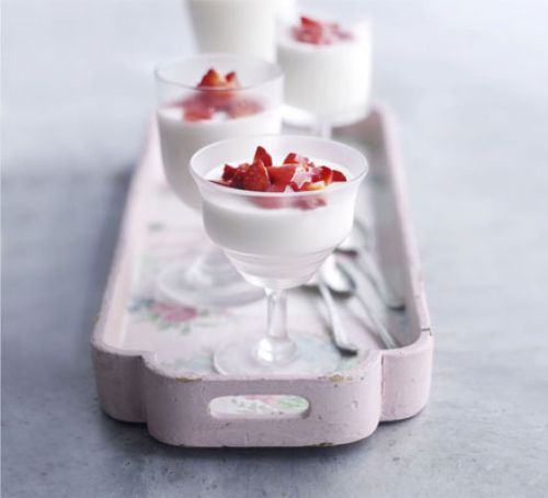 Fromage frais mousse with strawberry sauce