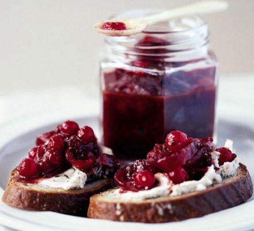 Redcurrant & red onion relish