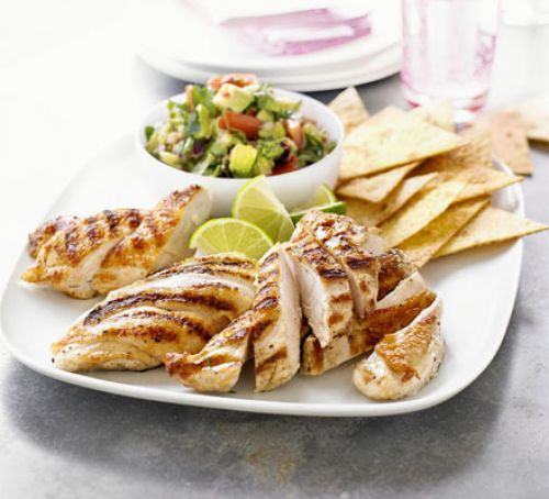 Grilled chicken with spicy guacamole & corn chips