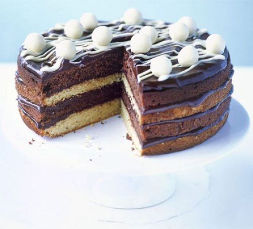 White & dark chocolate cake Recipe