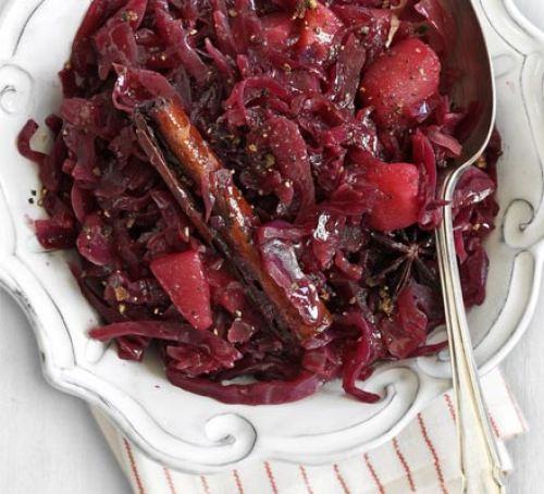 Red cabbage with mulled Port & pears Recipe