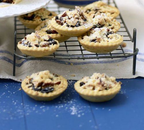 Mince pies recipe with crunchy crumble tops Recipe