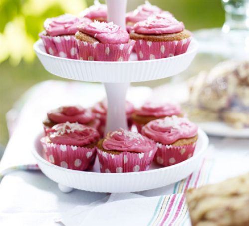 Coconut & raspberry cupcakes