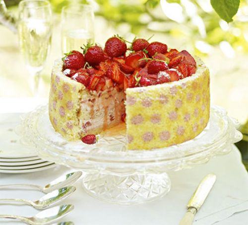 Polka-dot strawberry cake