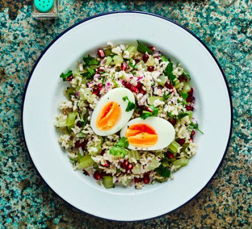 Brown rice tabbouleh with eggs & parsley